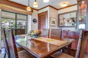 Condo, 2 Bedrooms | Dining