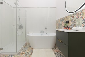 Shower, towels