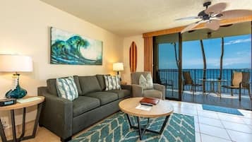 Condo, 1 Bedroom | Living area