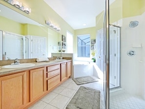 House, 4 Bedrooms | Bathroom | Towels