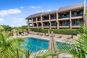 Pool - Big Island Kona Pacific E632 1 Bedroom Condo (Kailua-Kona)