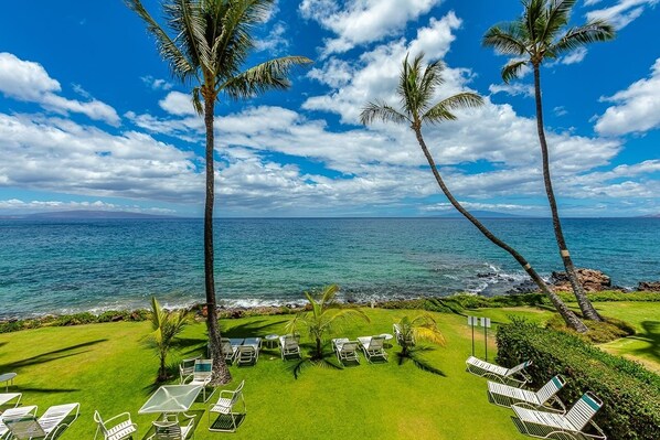 Condo, 2 Bedrooms | Property grounds
