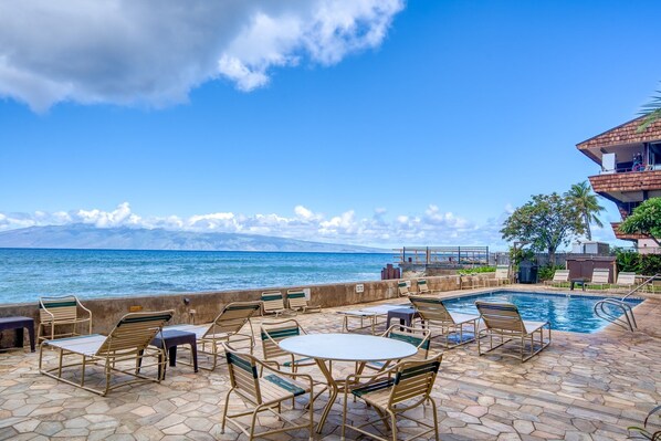 Condo, 2 Bedrooms | Property grounds