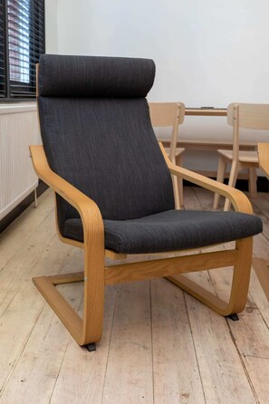 Departamento básico, 1 cama matrimonial y sofá cama