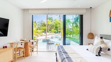 Standard-Studio, 1 King-Bett, eingeschränkter Seeblick | Zimmersafe, individuell eingerichtet, Schreibtisch