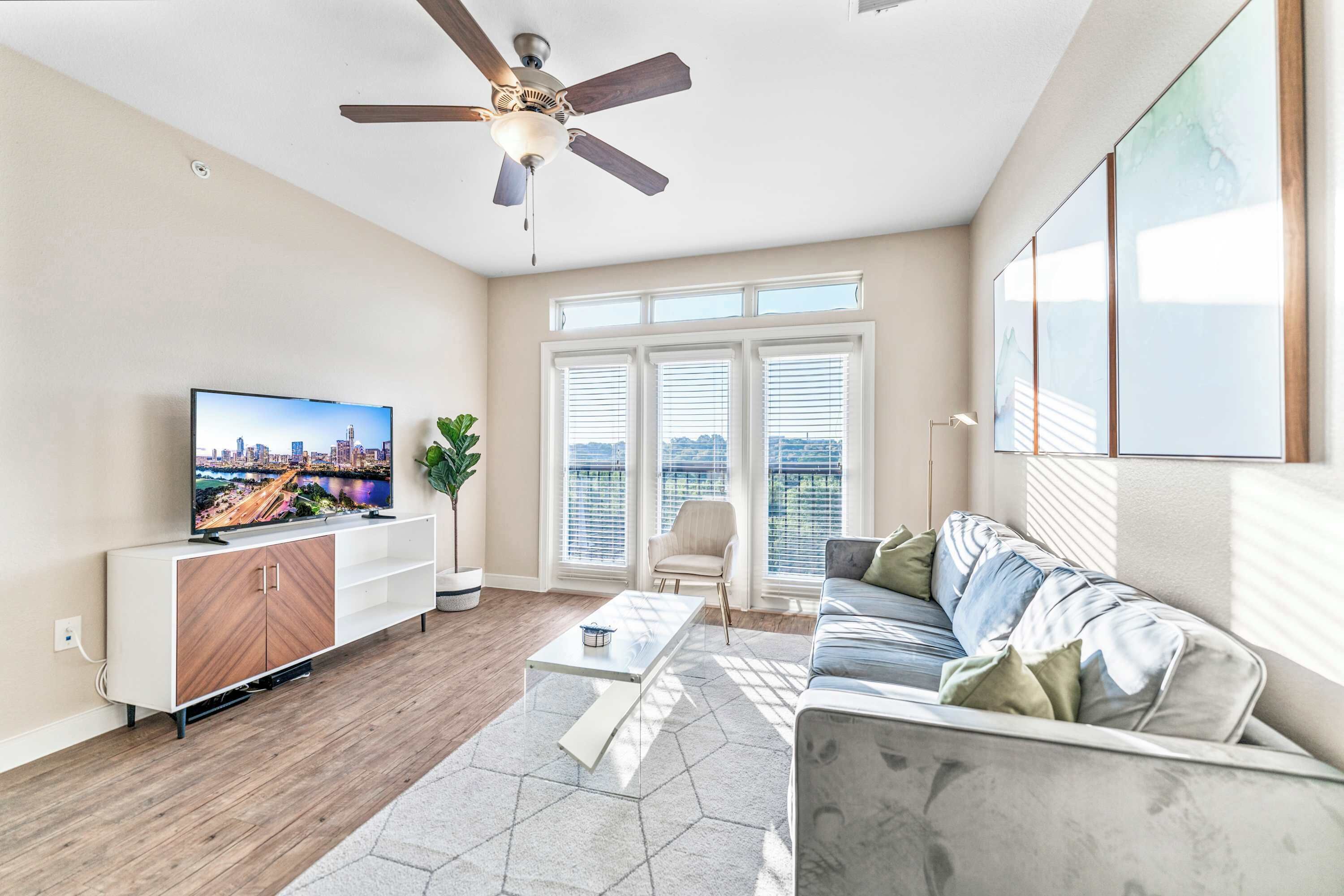 TV, Netflix, Hulu og strømmetjenester