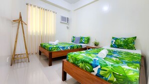 Standard Twin Room, 1 Bedroom, Non Smoking | Individually decorated, individually furnished, free WiFi, bed sheets - Hey MoJo Guesthouse (Santa Fe)