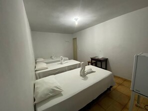 5 bedrooms, blackout curtains, iron/ironing board, free WiFi - Hotel Bela Vista (Goianá)