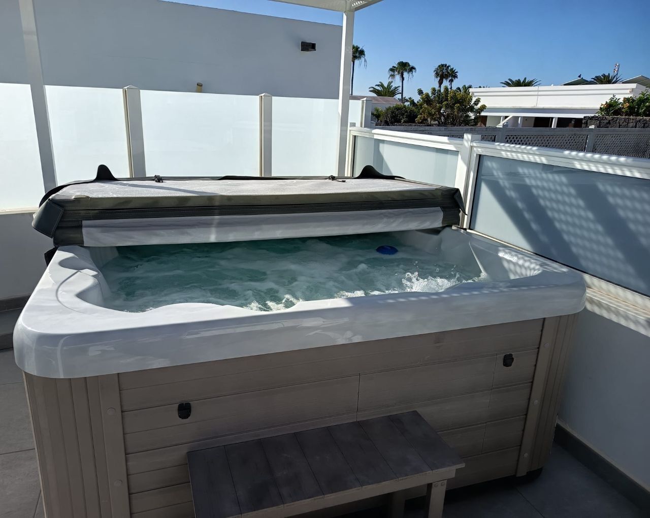 مغطس سبا خارجي