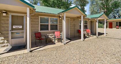 Mt Carmel Motel Room close to Zion National Park!