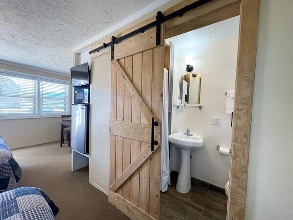 1 habitación, wifi y ropa de cama