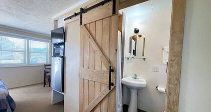Mt Carmel Motel Room close to Zion National Park!