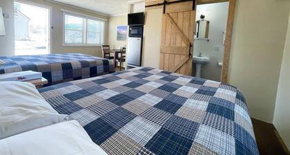 Mt Carmel Motel Room close to Zion National Park!