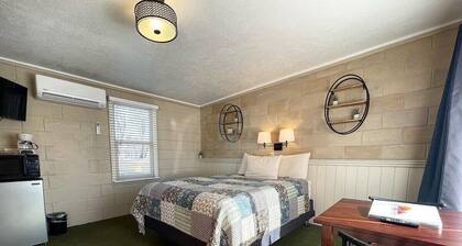 Mount Carmel Motel in Southern Utah Desert Room 6