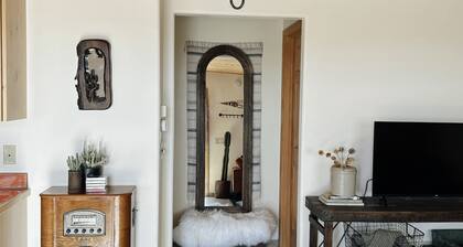 Couples getaway in cozy casita! Taos mountain Views!