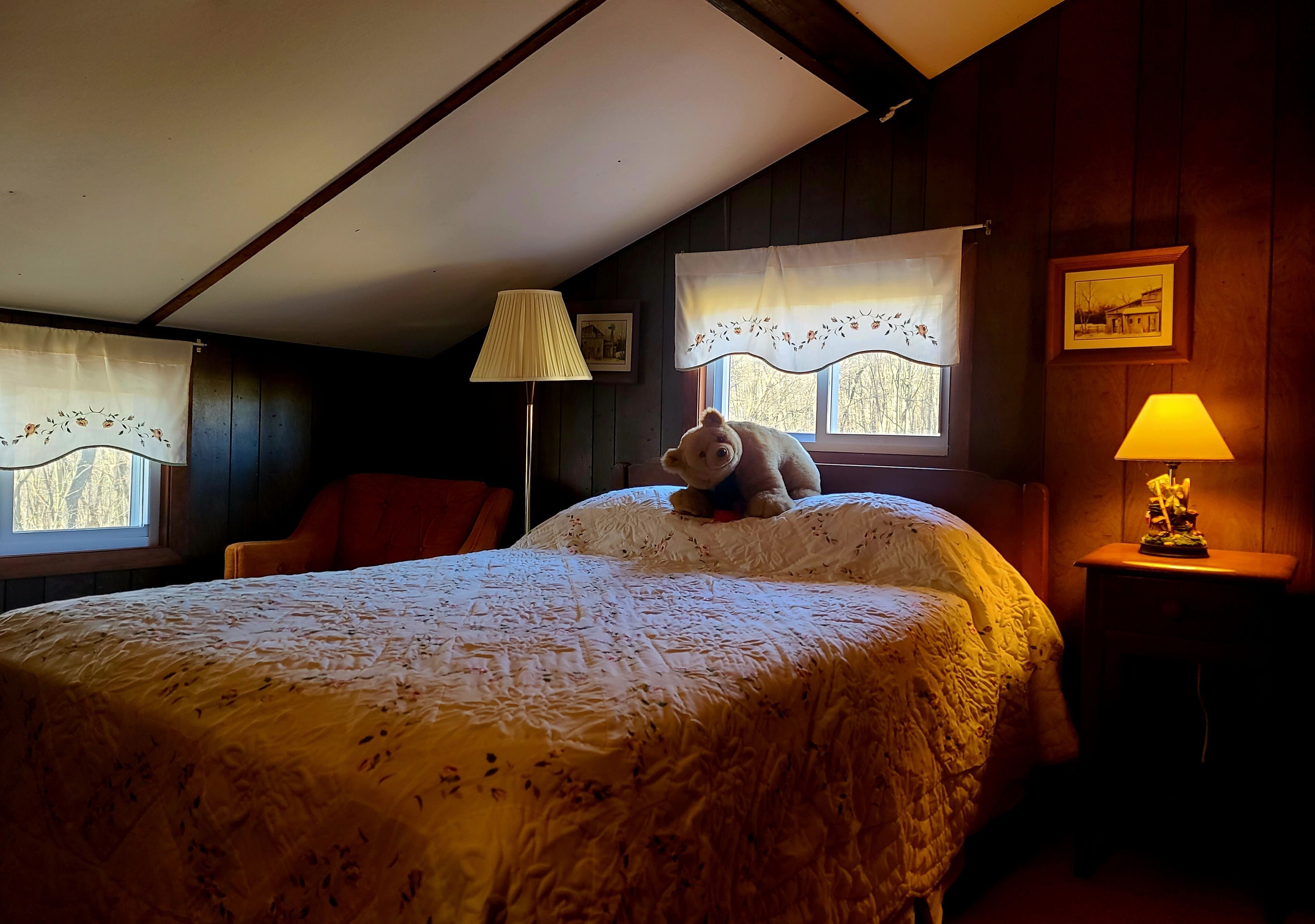 3 bedrooms, bed sheets