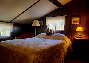 3 bedrooms, bed sheets