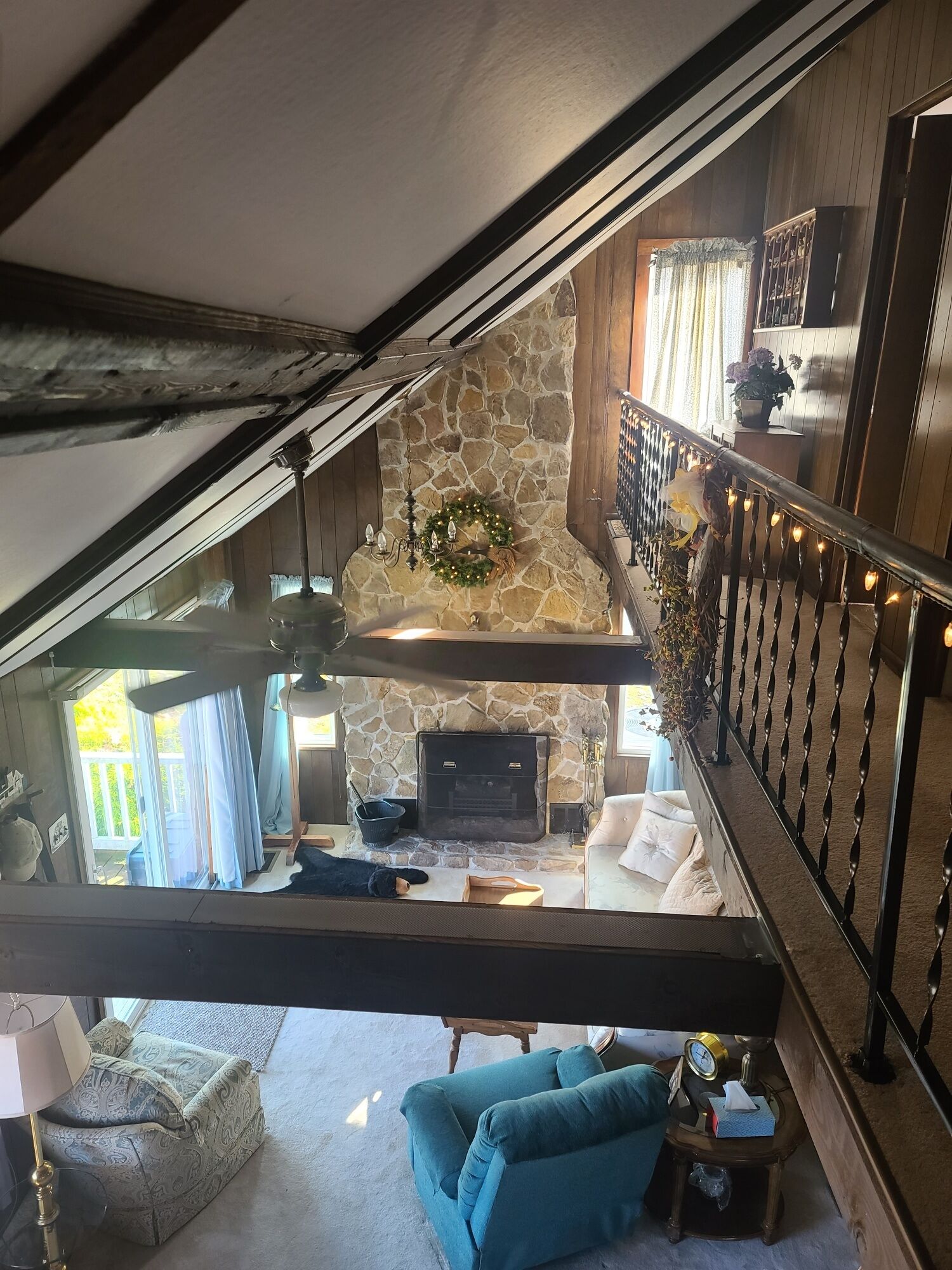 智能電視、壁爐、DVD 播放機、影像庫