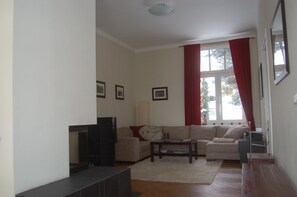 Téléviseur, foyer, chaîne audio