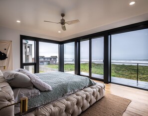 4 bedrooms, travel crib, WiFi, bed sheets