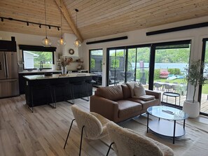 Interior - Edge of Lake Lovering - Spa - Chic Shack (Memphrémagog)