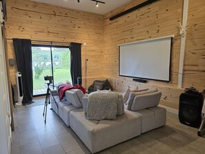 TV, fireplace, table tennis, stereo - Edge of Lake Lovering - Spa - Chic Shack (Memphrémagog)