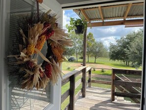 Terrace/patio - The Barn Loft-Quick drive to Round Top (New Ulm)