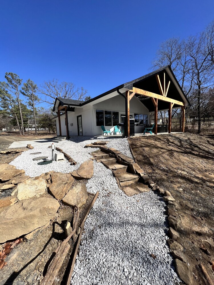 Don't Miss this Unbelievable View of Lake Eufaula in DuchessCreek/Porum