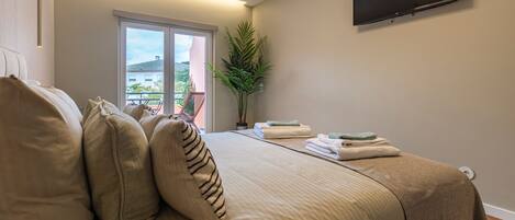 2 chambres, fer et planche à repasser, Wi-Fi gratuit, draps fournis