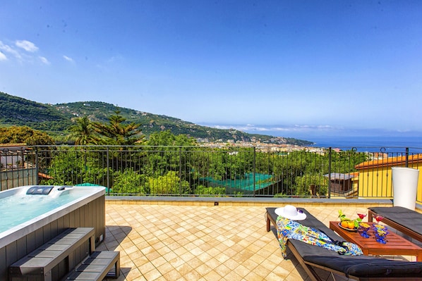 Junior Suite, Sea View | Terrace/patio - Eterea Charming Suites (Sorrento)