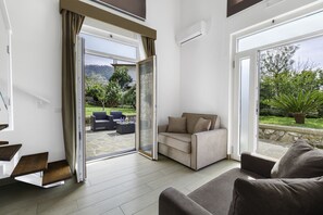 Apartment, Patio | Garden view - Eterea Charming Suites (Sorrento)