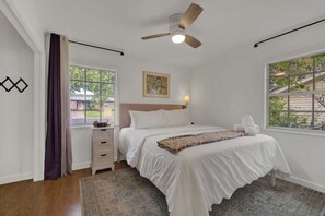 3 bedrooms, iron/ironing board, free WiFi, bed sheets