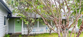 Sunset Shore Retreats Ocean Front  "Cozy Seal Slumber"