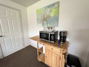 Interior - Sunset Shore Retreats Ocean Front  "Cozy Seal Slumber" (Smith River)