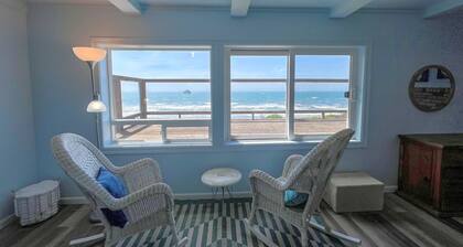 Sunset Shore Retreats "Ocean Front" "The Whale Watcher"