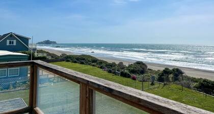 Sunset Shore Retreats "Ocean Front" "The Whale Watcher"