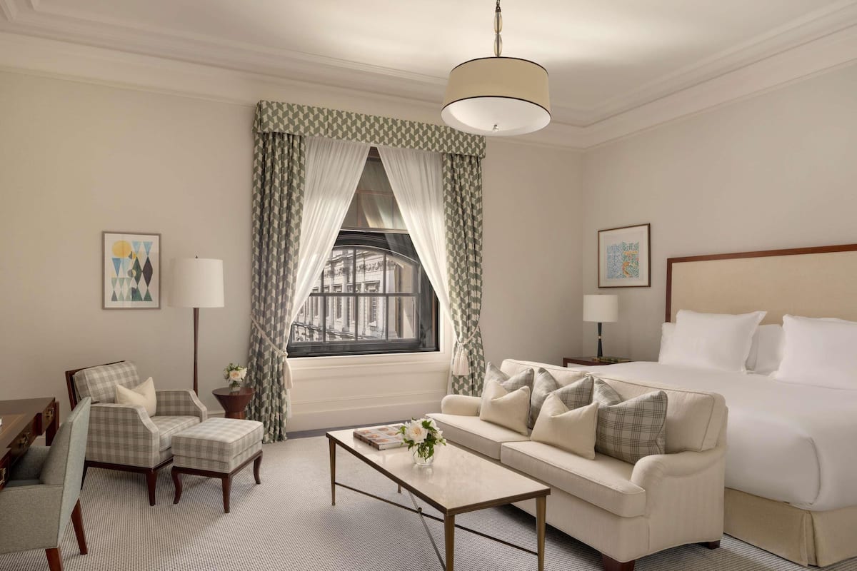 Junior suite | 1 slaapkamer, luxe beddengoed, donsdekens