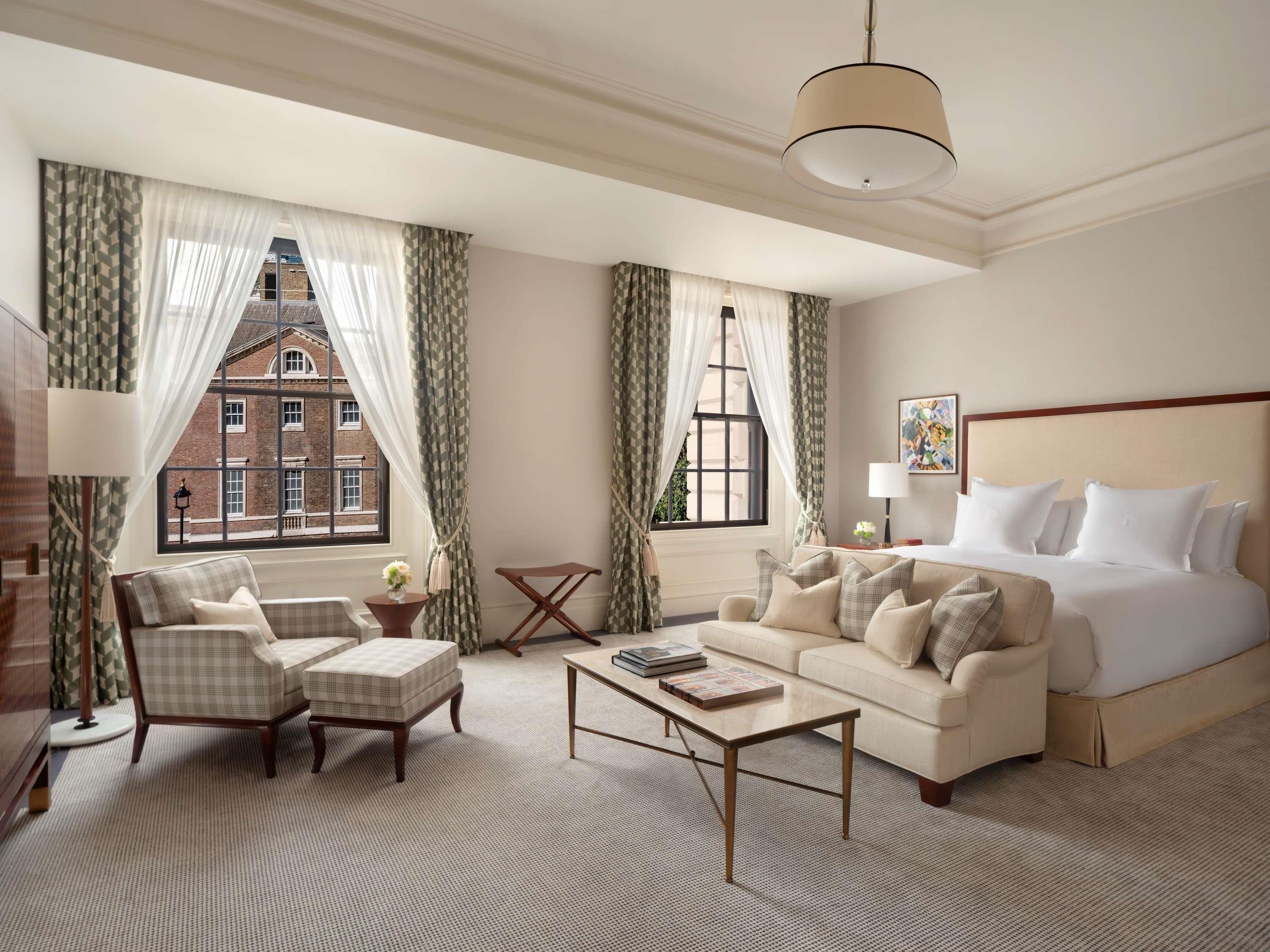 Junior Suite | Premium bedding, down comforters, memory foam beds, minibar