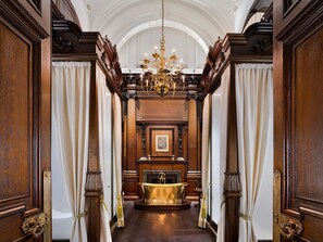 Luxe beddengoed, donzen dekbedden, bedden met traagschuimmatras