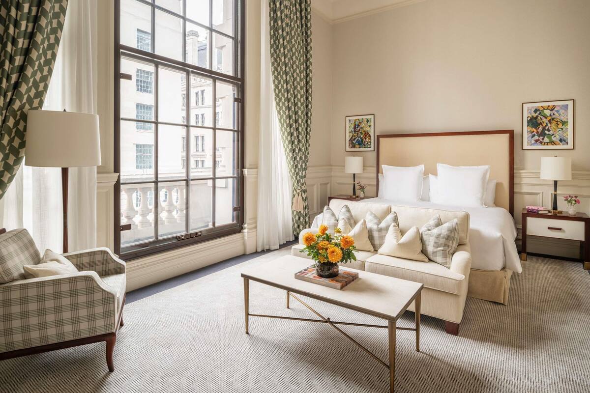 Executive Room | Peralatan tempat tidur premium, gebar bulu kapas, busa memori, bar mini 