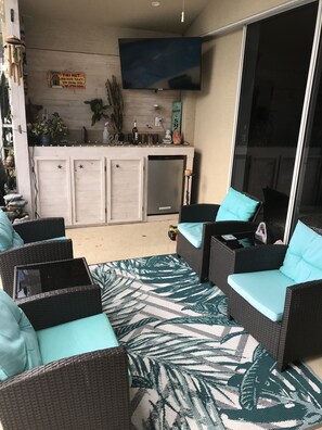 Interior - Bright & Spacious home with private saltwater pool, gardens and trampoline (Spring Hill)