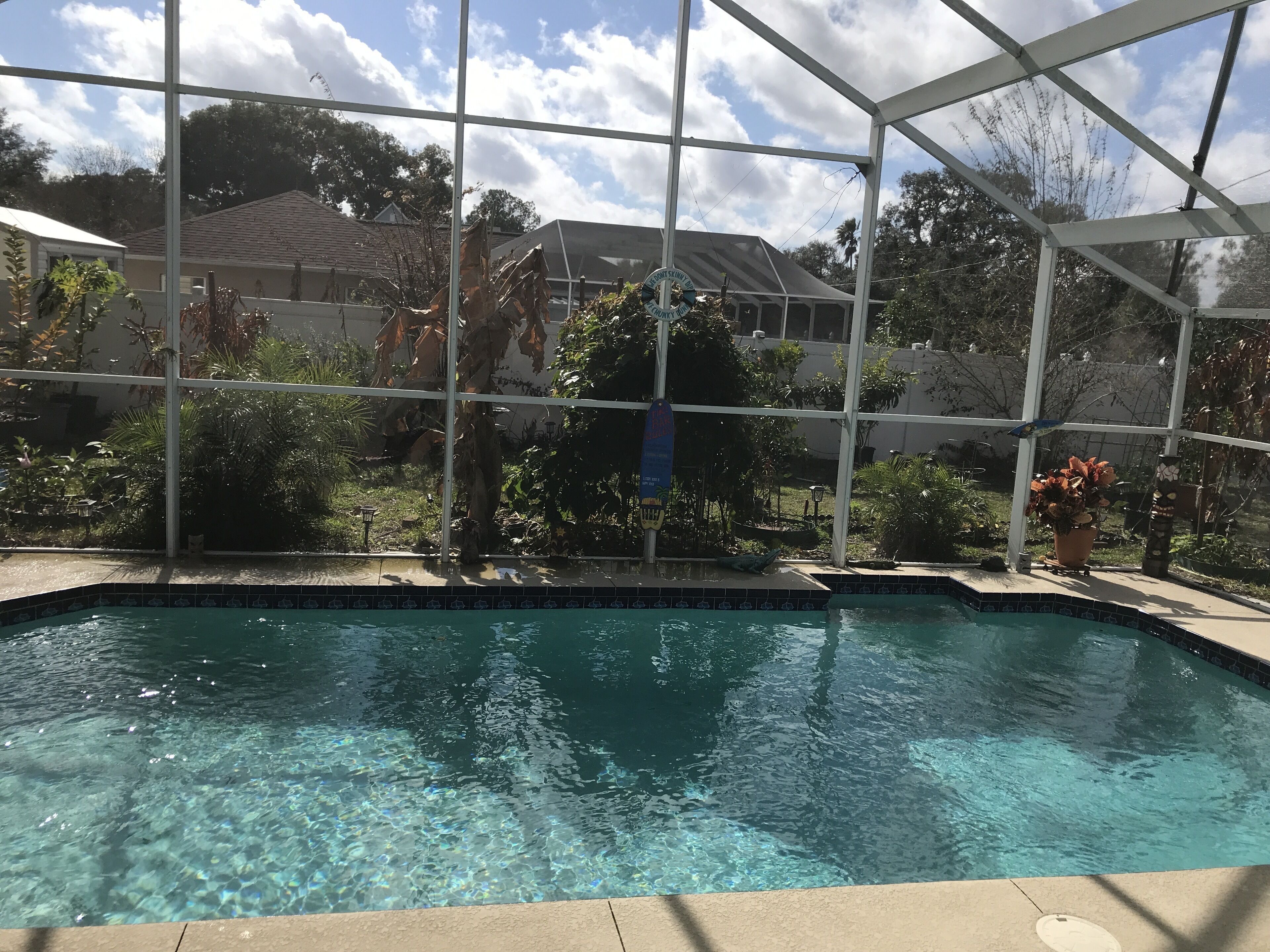 Alberca al aire libre y alberca climatizada