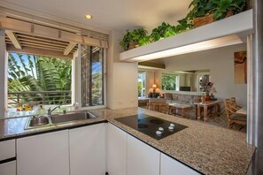 Private kitchen - Palms at Wailea Two Bedrooms - Garden View by Coldwell Banker Island Vacations (Kihei)