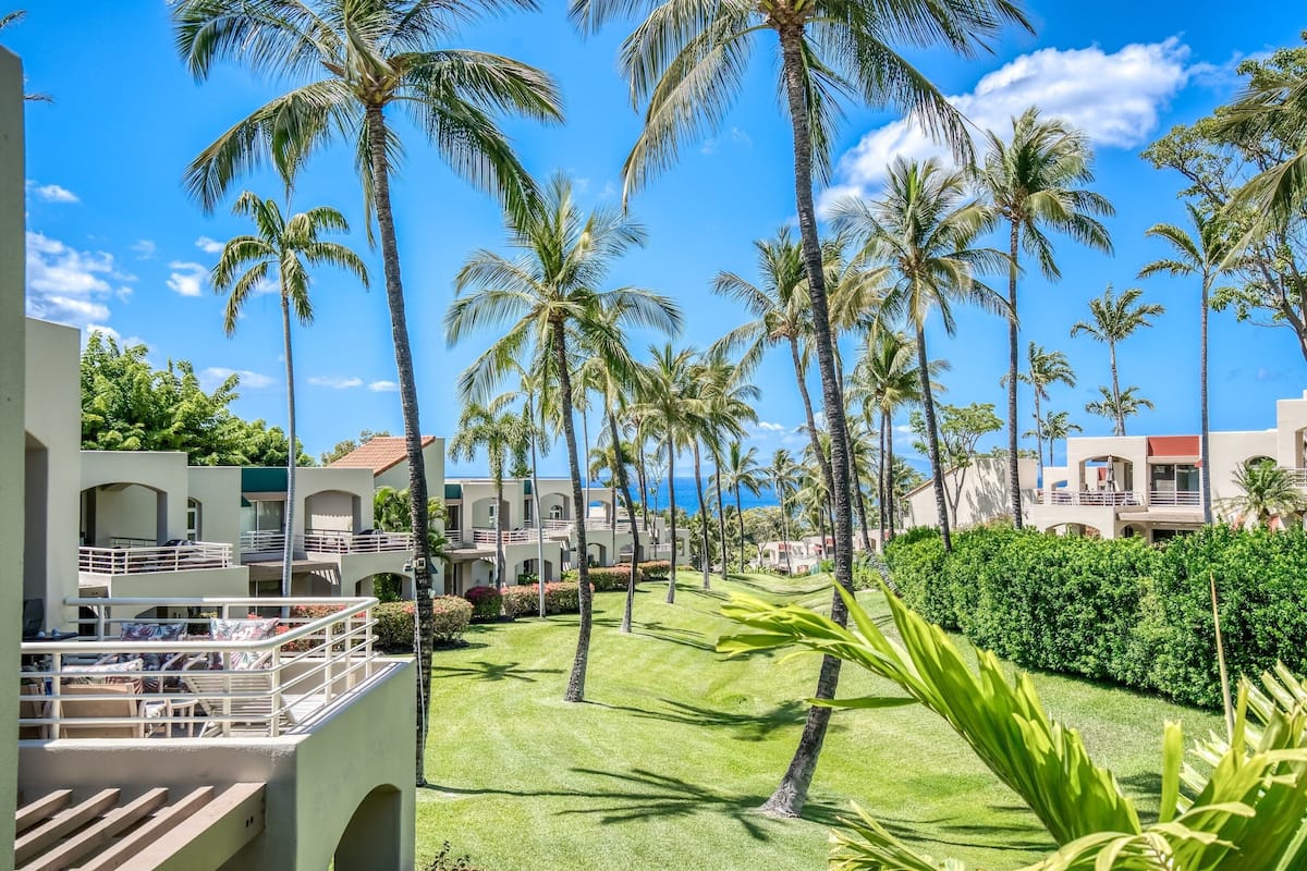 Condo, 2 Bedrooms | Property grounds