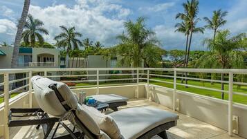 Condo, 2 Bedrooms | Property grounds