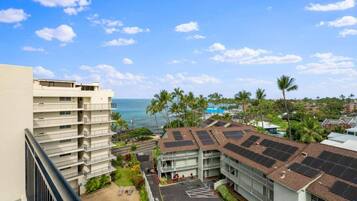 Condo, 2 Bedrooms | Property grounds