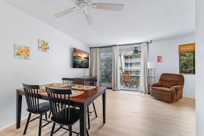 Condo, 2 Bedrooms | Dining