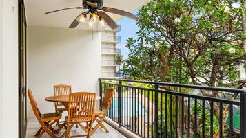 Condo, 2 Bedrooms | Outdoor dining