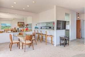 Condo, 2 habitaciones | Cocina privada | Refrigerador, horno, cafetera y tetera y tostadora