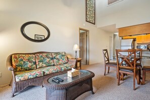 Appart'hôtel, 2 chambres | Coin séjour